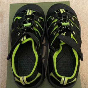 Keen Newport H2 sandals brand new